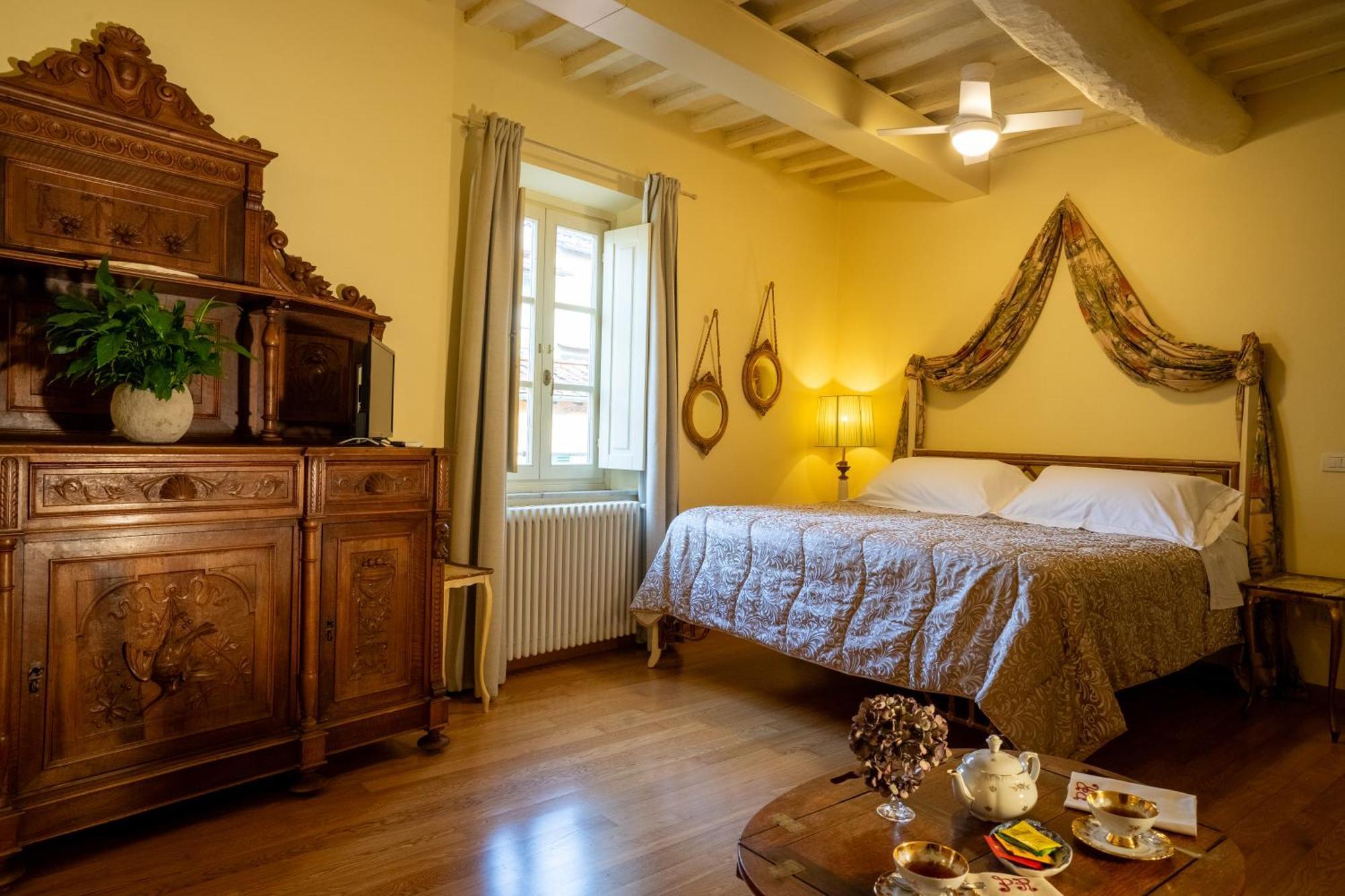 Bed and Breakfast Palazzo Rocchi - Residenza D'Epoca Lukka Zewnętrze zdjęcie