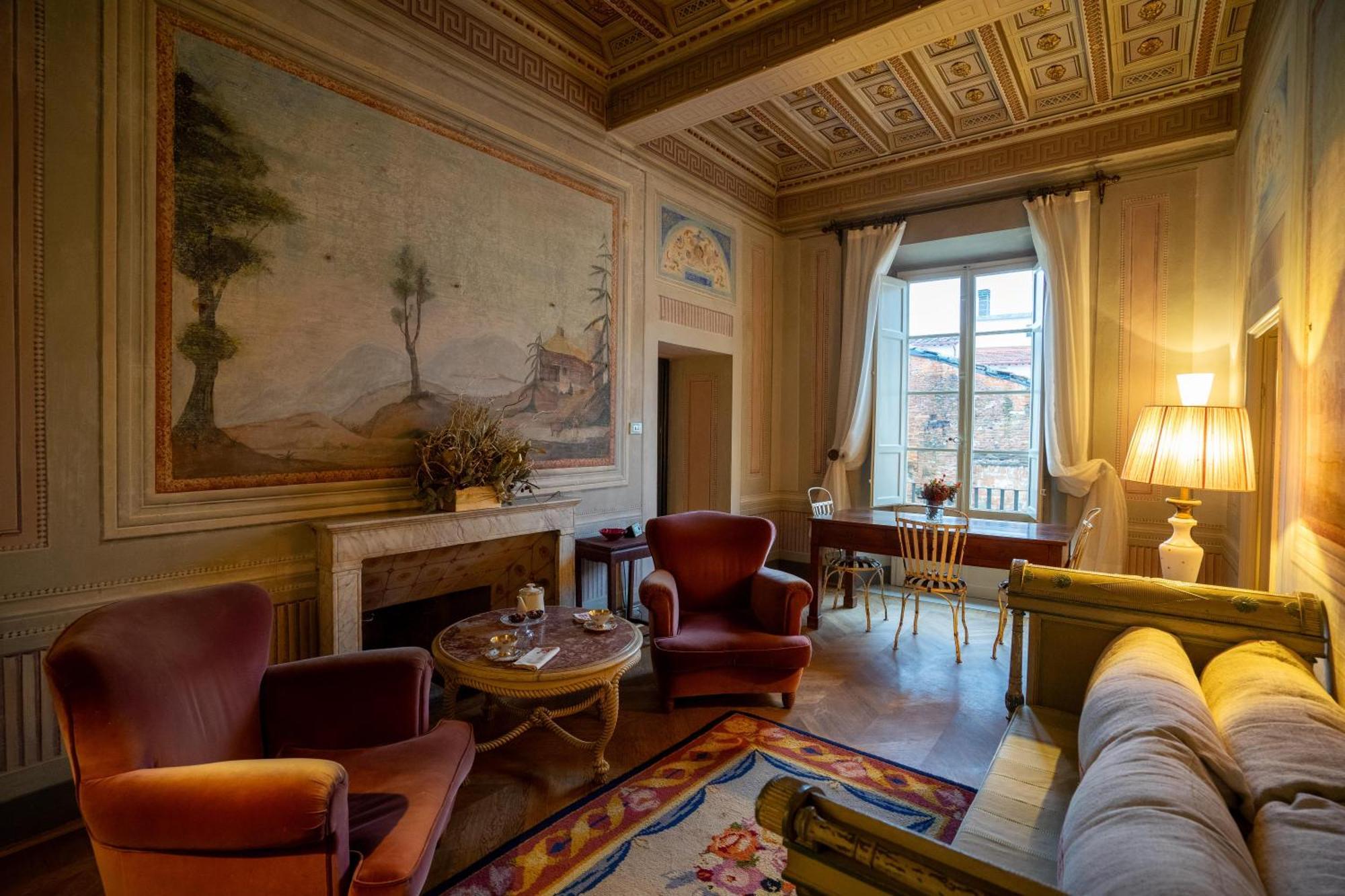 Bed and Breakfast Palazzo Rocchi - Residenza D'Epoca Lukka Zewnętrze zdjęcie