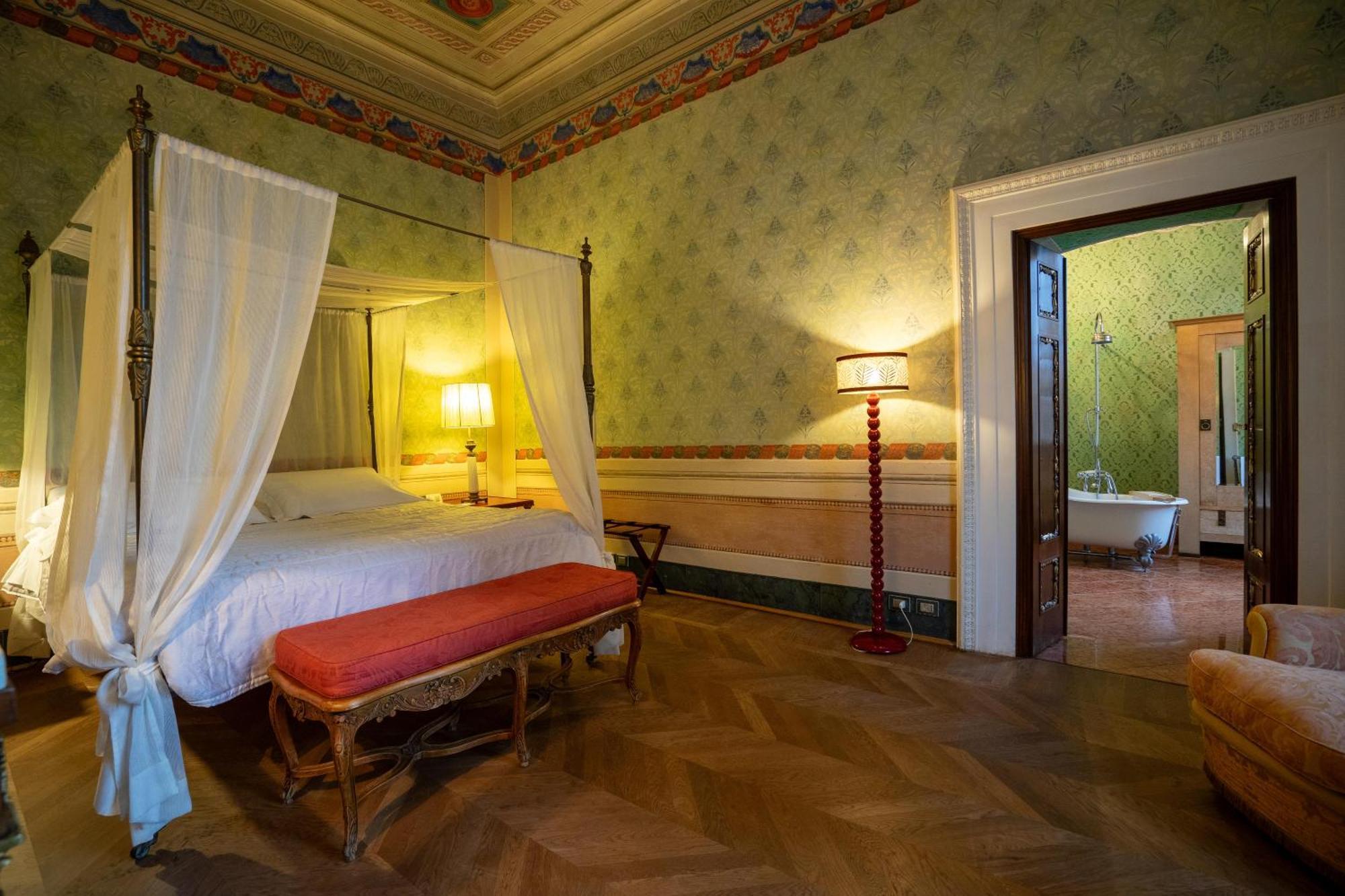 Bed and Breakfast Palazzo Rocchi - Residenza D'Epoca Lukka Zewnętrze zdjęcie
