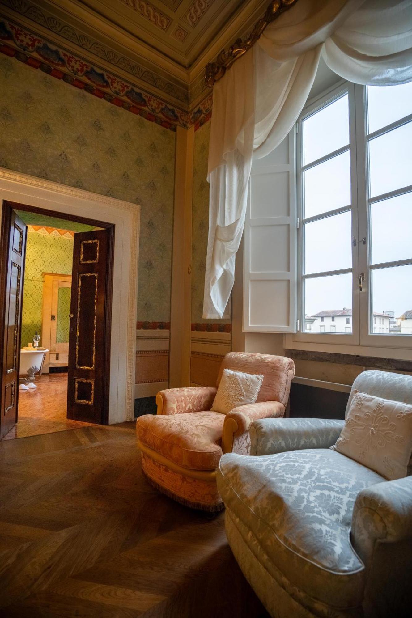 Bed and Breakfast Palazzo Rocchi - Residenza D'Epoca Lukka Zewnętrze zdjęcie