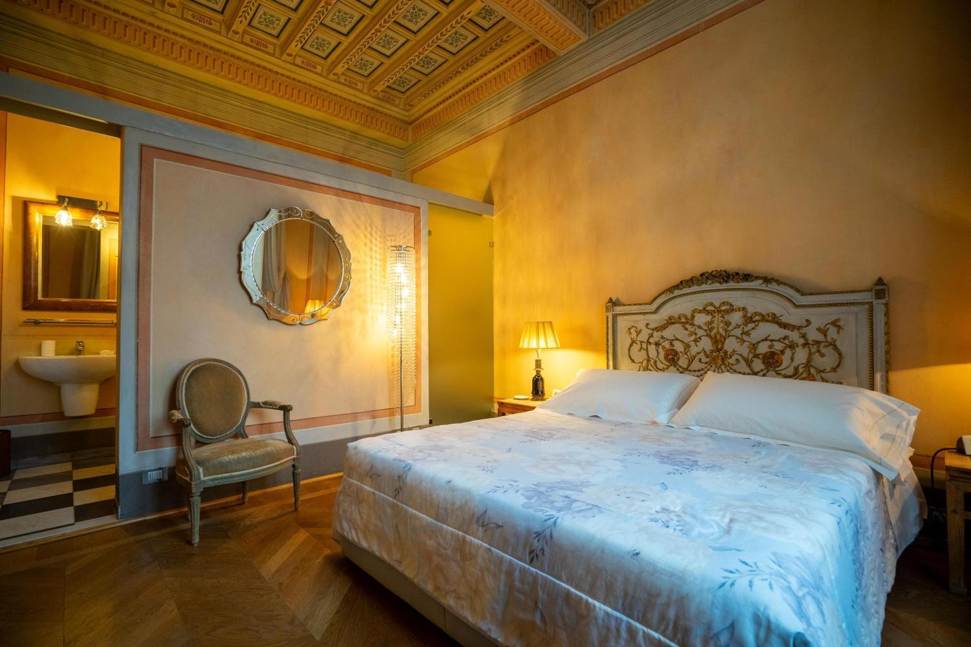 Bed and Breakfast Palazzo Rocchi - Residenza D'Epoca Lukka Zewnętrze zdjęcie